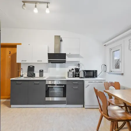 N1 Haus Fuer 12 Personen 6 Zimmer - Mit Kueche, Ideal Fuer Teams *